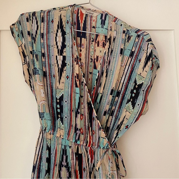 Tucker 100% silk wrap dress medium - Picture 2 of 3